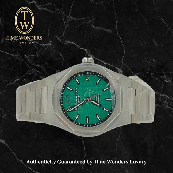 New 2023 Girard Perregaux Laureato Green 81010-11-3153-1CM 42mm